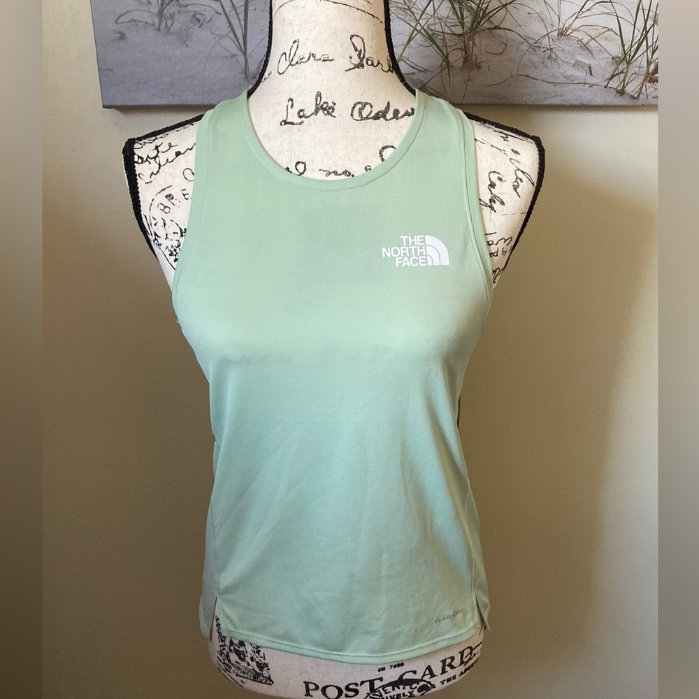 NWT North Face Women’s Sunriser Tank misty sage/forest olive, sz small, slim fit